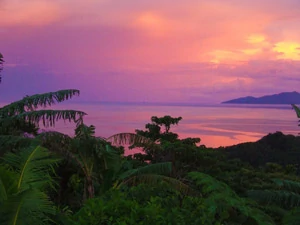 Map and scenic images highlighting surf spots in Fiji – Atoll Travel