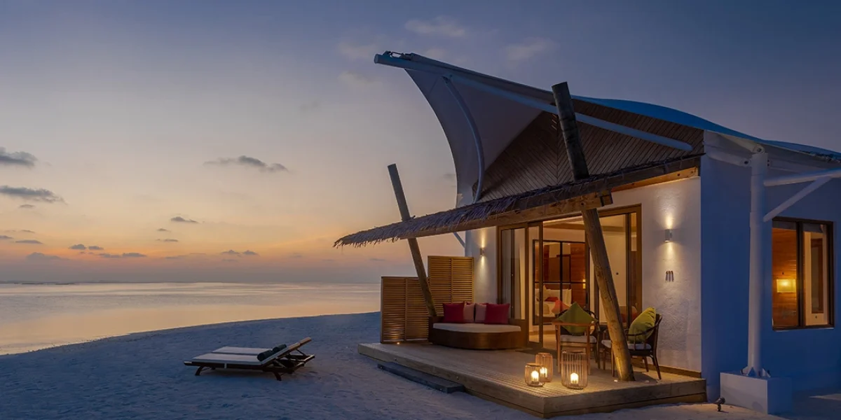 Hakura---Platinum-Beach-Bungalow-NightView-1---1090